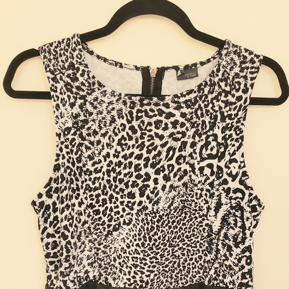 Sparkle and Fade Black and White Peplum Top L